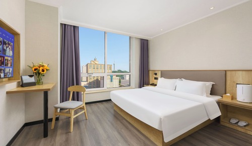 Chambre Classique, vue ville