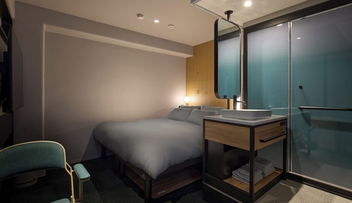 Chambre Double, vue ville