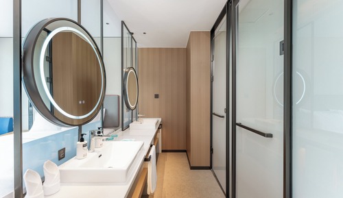 Chambre Standard, 1 très grand lit (Extra Floor Space)