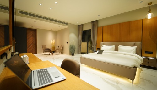 Suite Majestueuse, vue piscine