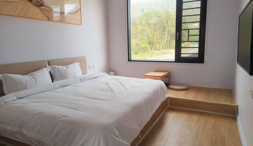 Chambre Double Supérieure, 1 très grand lit, salle de bains privée, vue montagne