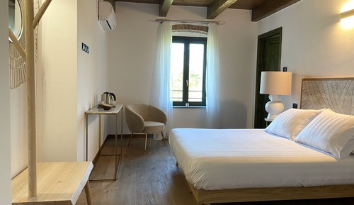 Chambre Double Deluxe, salle de bains privée, vue colline