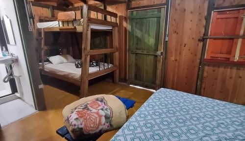Cabane, balcon, vue jardin