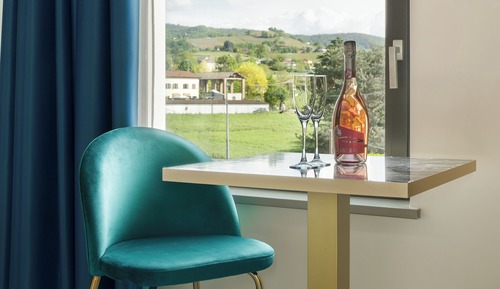 Chambre Deluxe Double ou avec lits jumeaux, balcon, vue colline