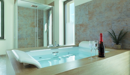 Suite Studio Luxe, salle de bains privée, vue piscine