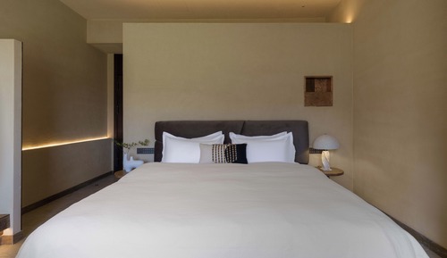 Chambre Double Supérieure, vue montagne, côté cour intérieure