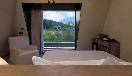 Chambre Double, vue colline