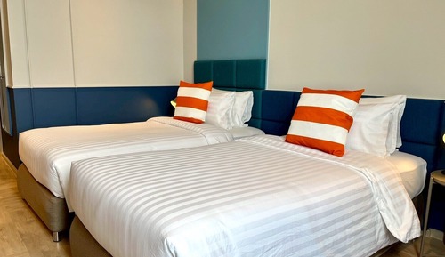 Superior Studio, 2 Twin Beds, City View