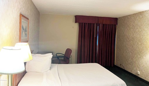 Chambre, 1 très grand lit, non-fumeurs