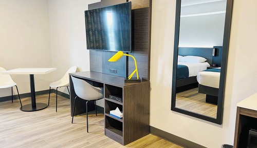 Chambre Standard, 1 très grand lit, accessible aux personnes à mobilité réduite, non-fumeurs