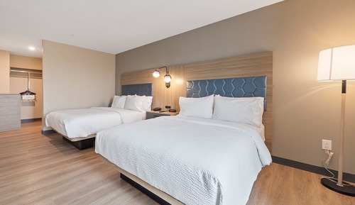 Chambre, 2 grands lits, accessible aux personnes à mobilité réduite (Communications, Accessible Tub)