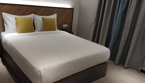 Chambre Double Supérieure, vue ville