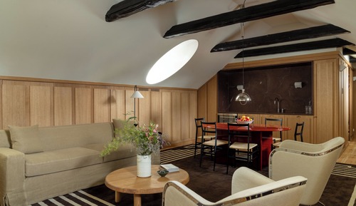 Penthouse, 1 très grand lit, cuisine, en angle