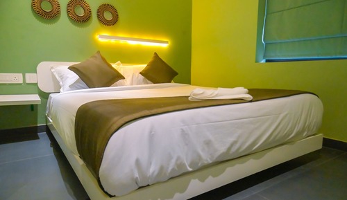 Chambre Familiale avec lits jumeaux, 2 grands lits, vue jardin