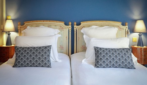 Chambre Quadruple Confort, vue parc (Moulin A Vent)