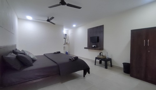 Chambre Double, balcon, vue jardin