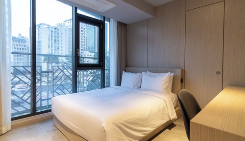 Run of house (Randomly assigned room upon check-in)