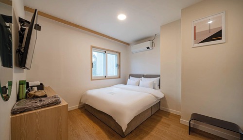 Garden Suite - Ocean Pool Villa (Hot water fee extra)