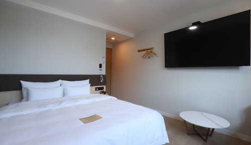 Main Building - City Queen