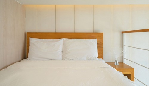 Chambre, 1 chambre (Room 203)