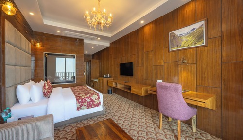 Chambre Premium, baignoire, vue vallée