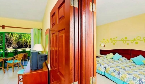 Deluxe Room, Beach View