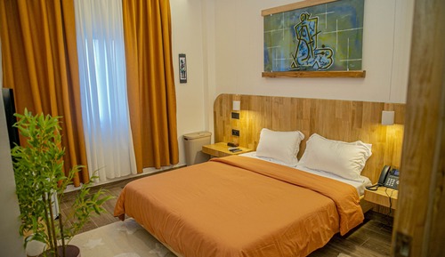 Chambre Double Supérieure, accessible aux personnes à mobilité réduite (Confort)