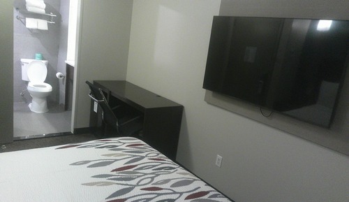 Chambre Premium, 1 très grand lit (Upgraded Bedding & Snack, Smoke Free)