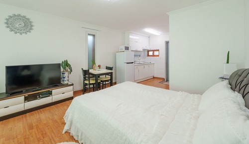 Chambre, 1 chambre (pink 101)