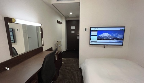 Chambre Simple, fumeurs (With Additional Amenities)
