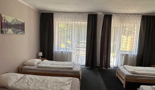 Chambre Quadruple Économique, vue jardin