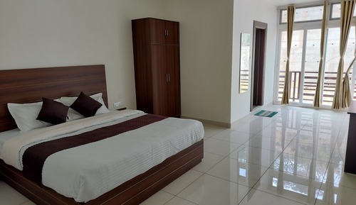 Chambre Exécutive, balcon, vue montagne