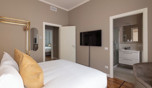 Appartement Élite, 2 chambres, balcon (Piazza Erculea 5)