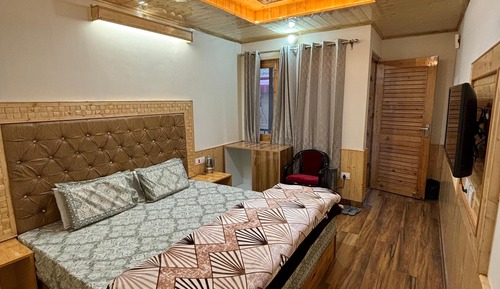 Chambre Luxe, balcon, vue montagne