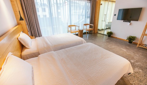 Chambre Confort avec lits jumeaux, vue montagne