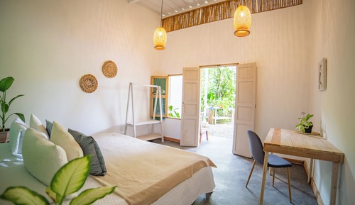 Chambre Double, 1 très grand lit, vue jardin