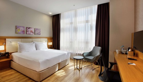 Chambre, 1 très grand lit