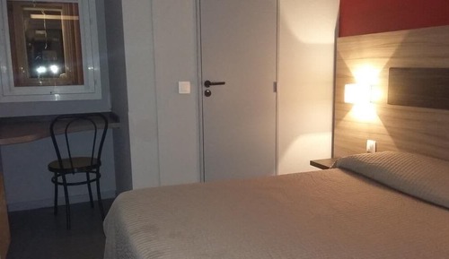 Chambre Double, salle de bains privée