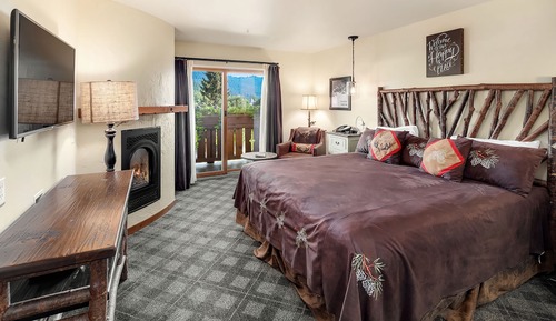 Chambre Deluxe, balcon (Fireplace & Village View)