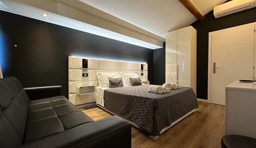 Chambre Triple Standard (shower  with hydromassage)