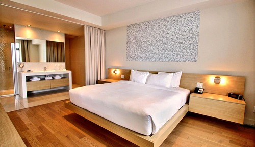 Suite Junior, 1 très grand lit, vue piscine