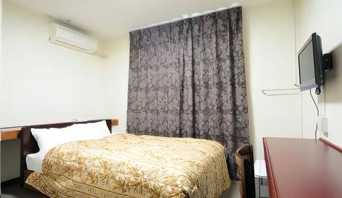 Chambre Double, 1 grand lit 1 place, fumeurs