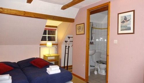 Chambre Triple Classique, salle de bains attenante, vue montagne