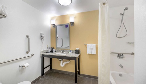 Chambre, 1 très grand lit, accessible aux personnes à mobilité réduite, non-fumeurs