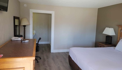 Chambre, 1 très grand lit, accessible aux personnes à mobilité réduite, non-fumeurs