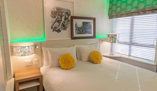 Chambre, 1 très grand lit (Self Catering)