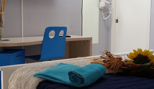 Chambre Double, 1 lit double, salle de bains commune