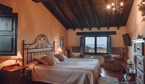 Suite, 1 très grand lit, vue mer