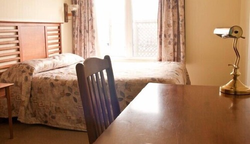 Loft, 1 grand lit, 2 lits doubles et 1 sofa lit, 2 salles de bain, cuisinette