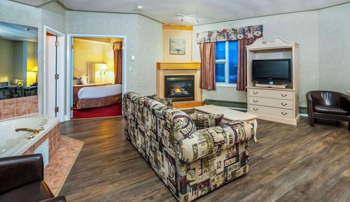 Suite, 1 grand lit et 1 canapé-lit, non-fumeurs (Jetted Tub Fireplace)